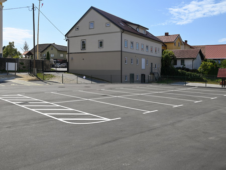 Parkirišče Raka 